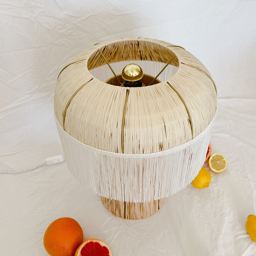 Lampe à poser tissée en raphia Coco