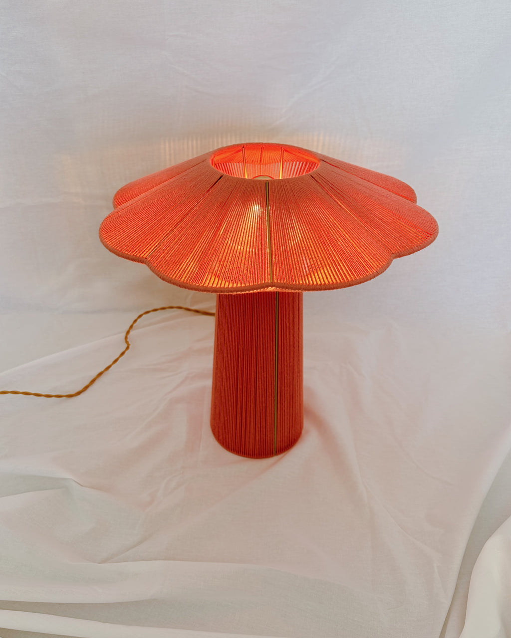 Lampe à poser tissée en fil de coton Gaby