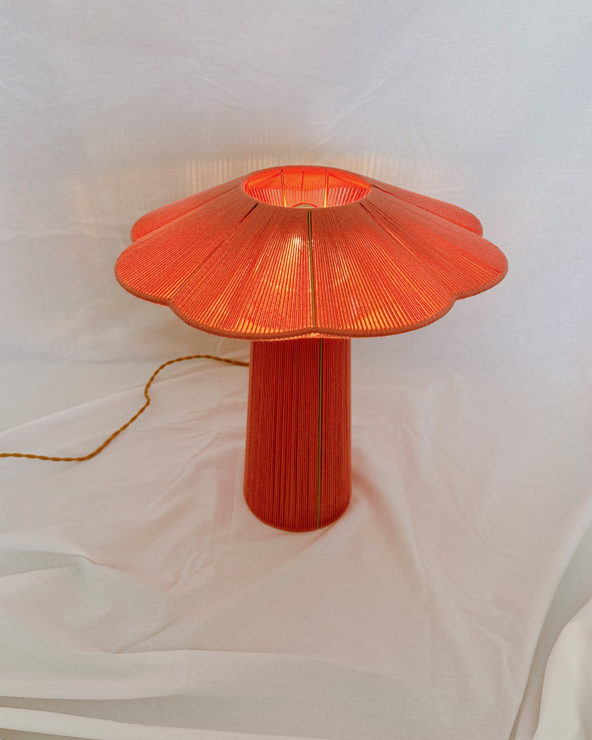 Lampe à poser tissée en fil de coton Gaby