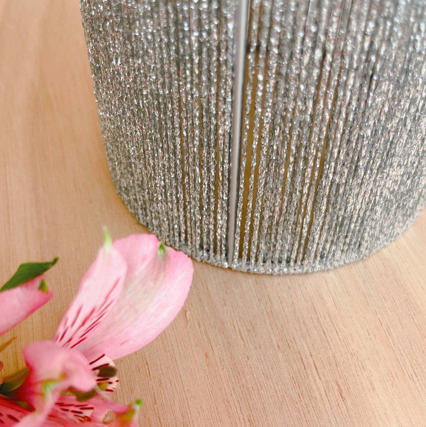 Lampe à poser tissée en coton Poerava