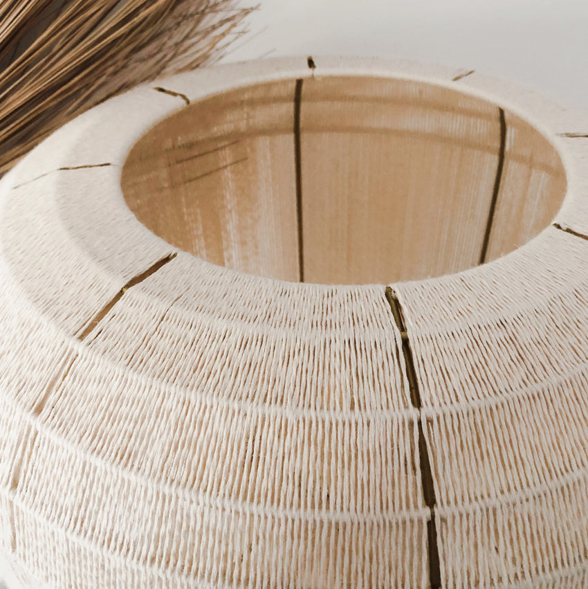 Lampe à poser tissée en coton Poema