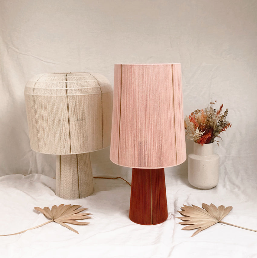 Lampe à poser tissée en coton Rosa